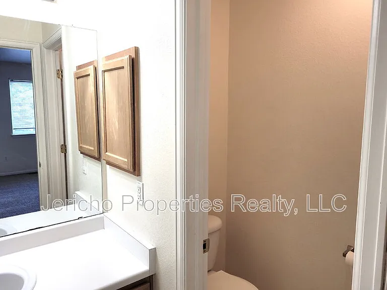 5215 Dudley St — Photo 10
