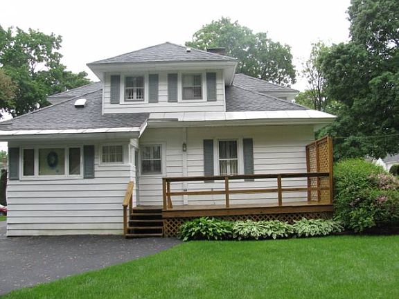 2nd image of 20 Saratoga Blvd