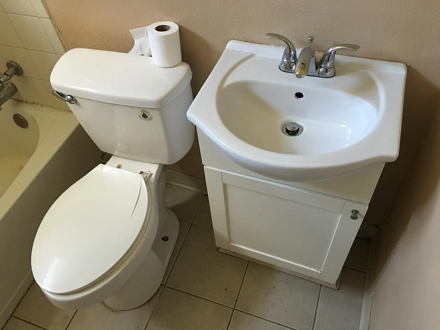 3 bed, 900 sqft, $985 — Photo 4