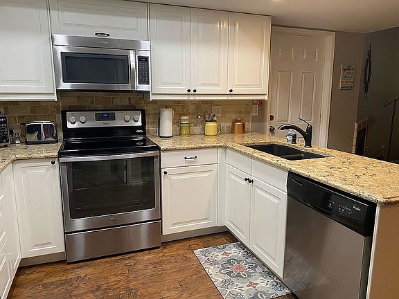 5th image of 2020 W Union Hills Dr Unit 231