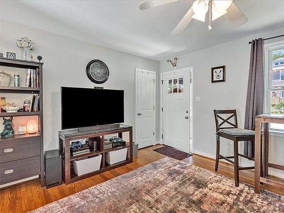 5th image of 309 W 25th St