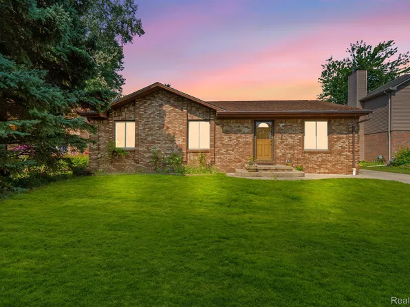 35401 Evanston Ave, Sterling Heights, MI 48312