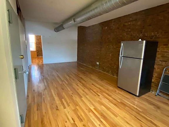 5th image of 297 Bond St #2