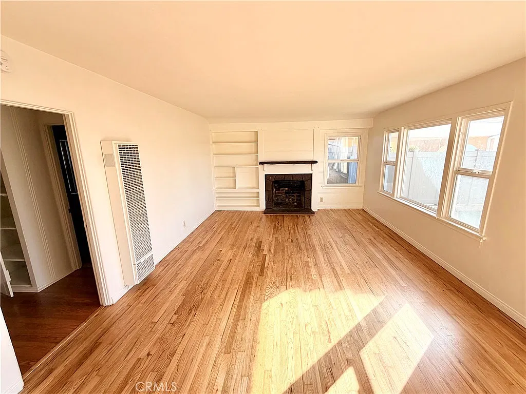 3 bed, 1111 sqft, $4,250 — Photo 4