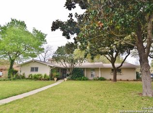 5729 Winsong Dr, Windcrest, TX 78239