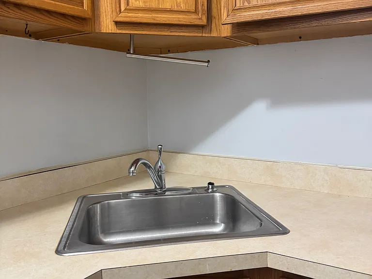 324 Hudson Ave #3 — Photo 4