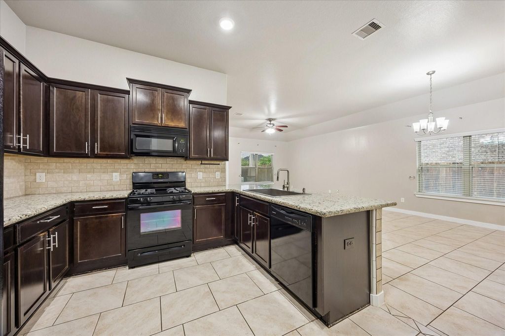 9518 Rich Mountain Dr, Rosenberg, TX - View 4