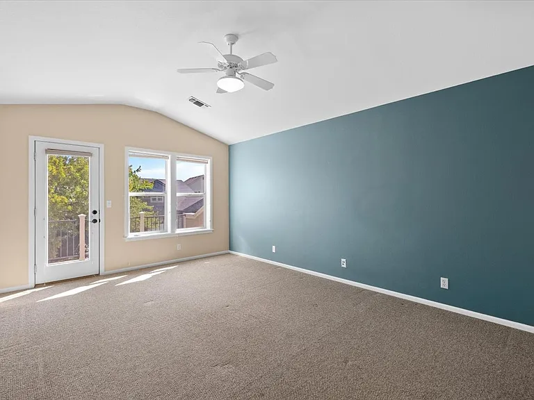 235 Jackson Creek Dr — Photo 17