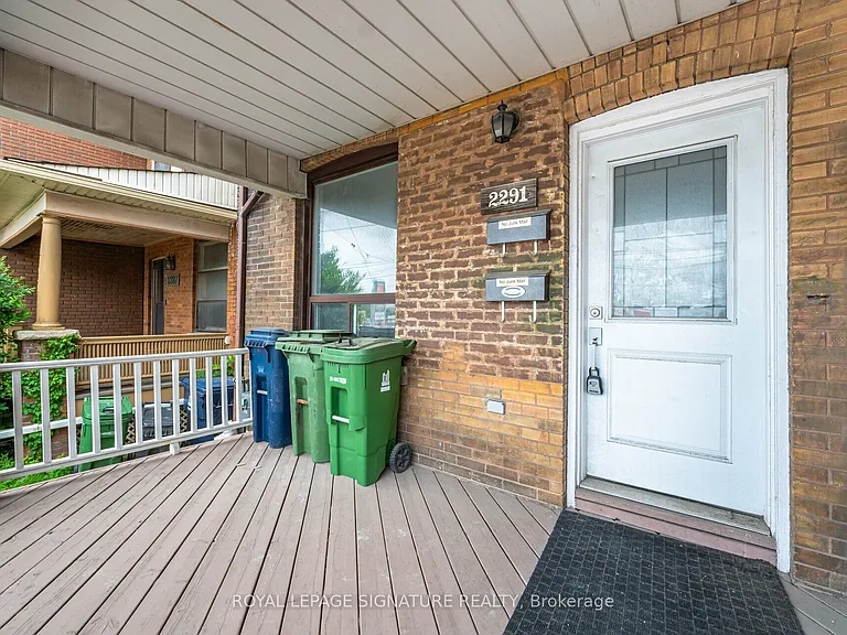 2291 Dundas St W #2 — Photo 3