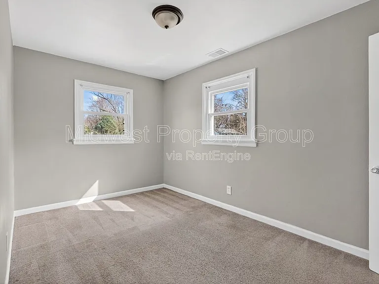 12035 Krenning Ln — Photo 10