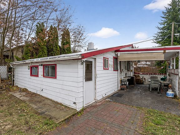 3rd image of 7331 52nd St NE
