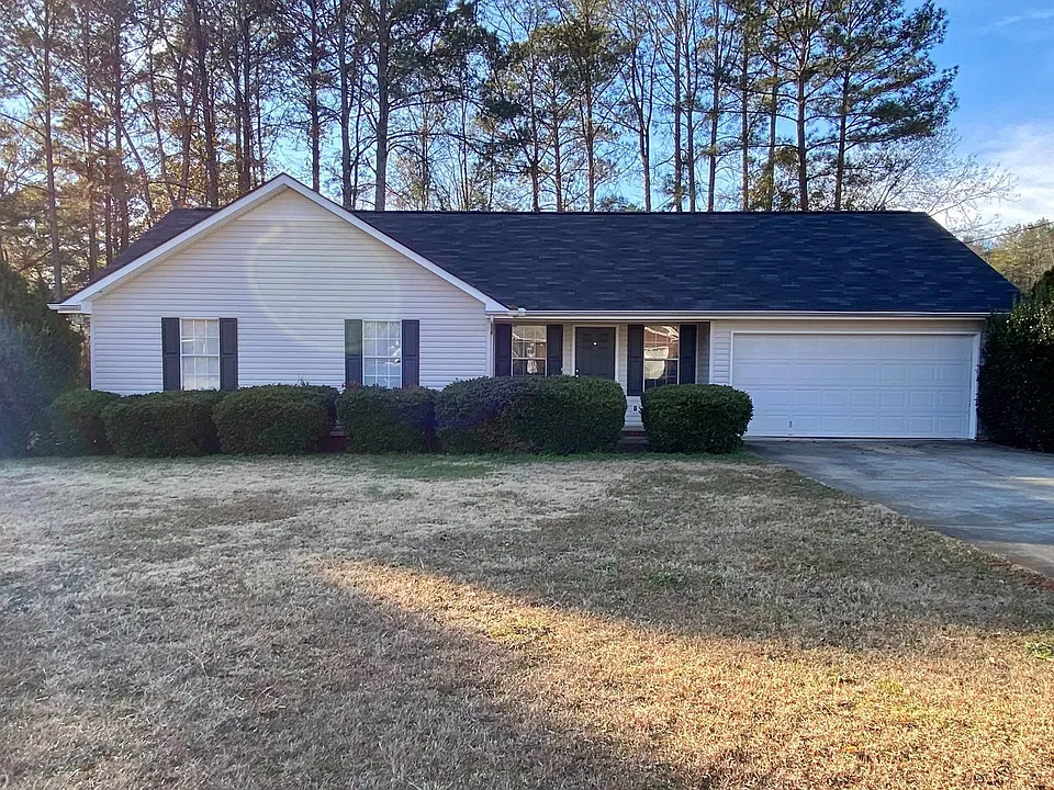 81 Eastwood Dr