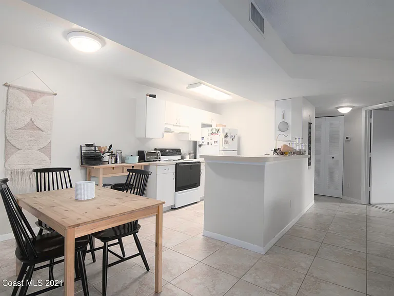 1790 Rocky Wood Cir #208 — Photo 4