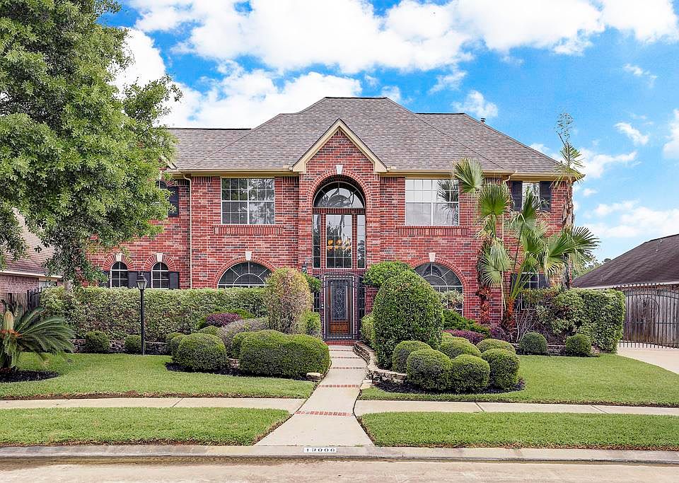 1st image of 13006 Regency Oak Ln