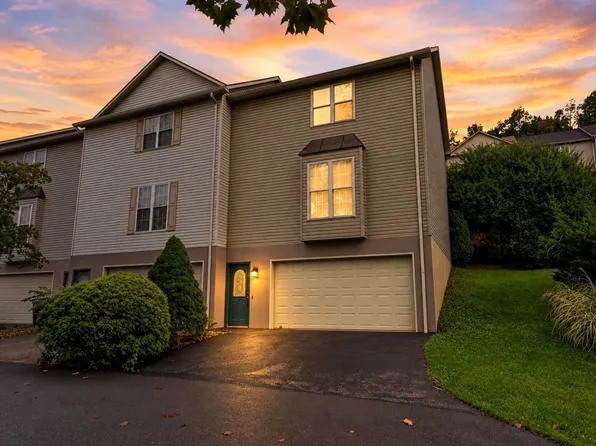 10 Clear Spring Dr, Morgantown, WV 26508