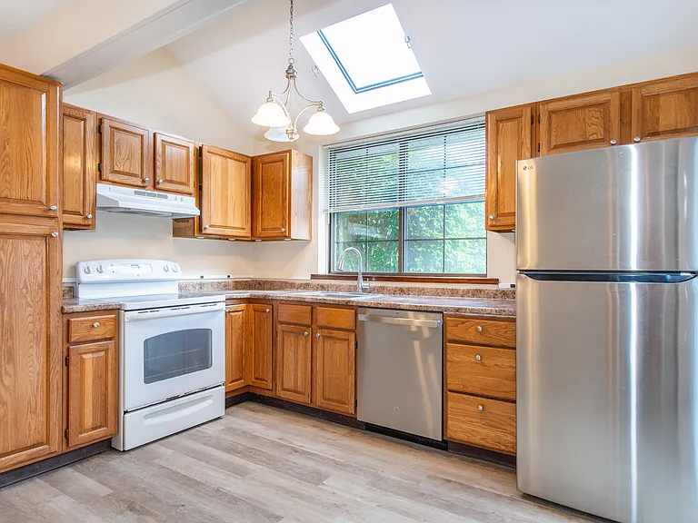 1006 Bryan Ct — Photo 14