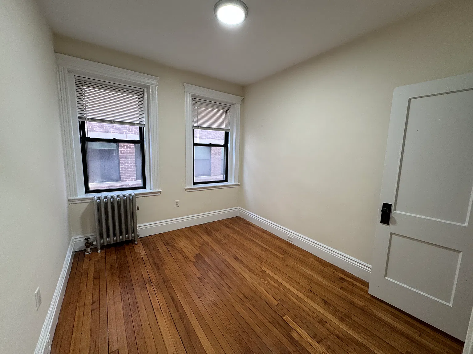 Studio, $2,000 — Photo 1