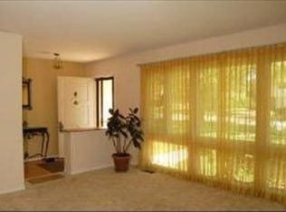 704 Lisa Rd, Dundee, IL 60118