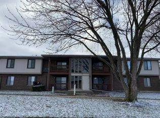 603 Garden Cir APT 7, Streamwood, IL