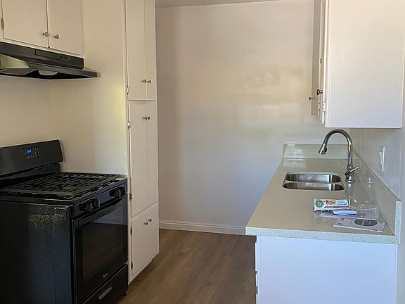 2nd image of 1132 E California Ave #6