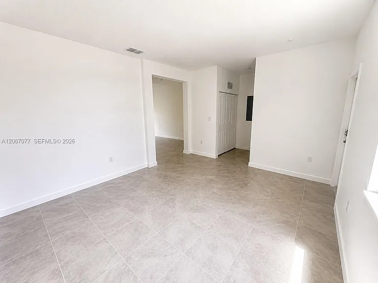 2608 SE 25th Rd — Photo 4