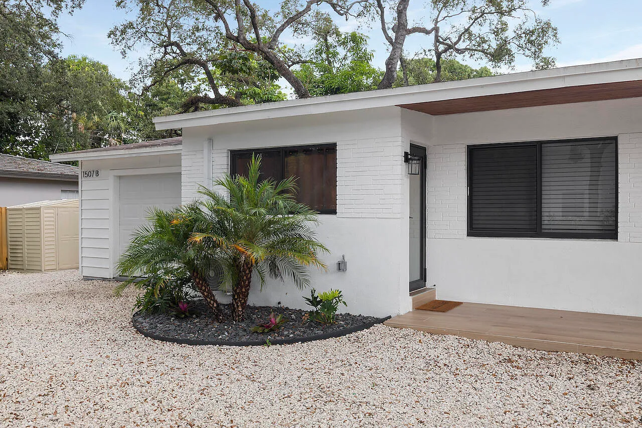 1 bed, 1.0 bath, 850 sqft, $2,500 — Photo 2