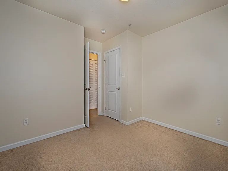 627 Edison Dr — Photo 20