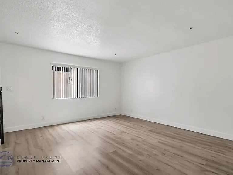 13881-13891 Cedar St. and 13872-13882 Locust St. — Photo 46