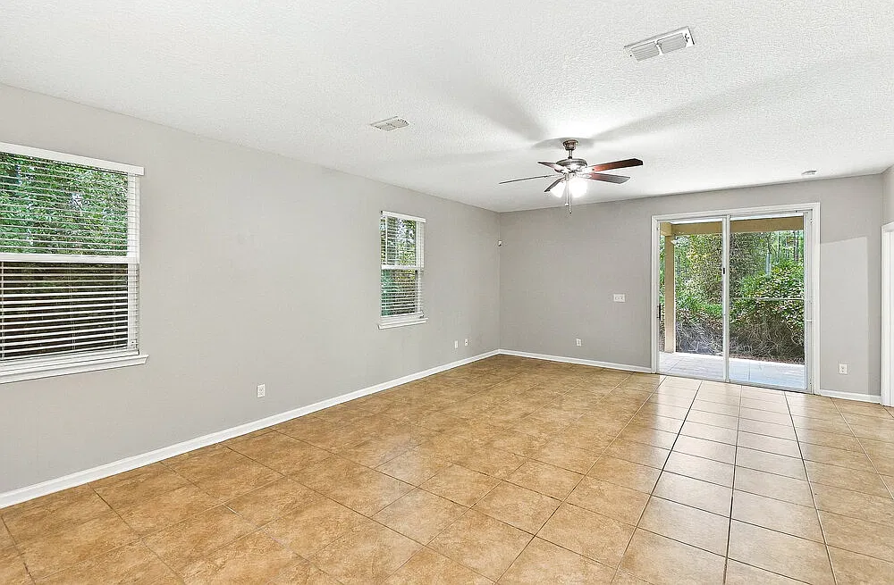 4 bed, 2.0 bath, 2126 sqft, $2,115 — Photo 3