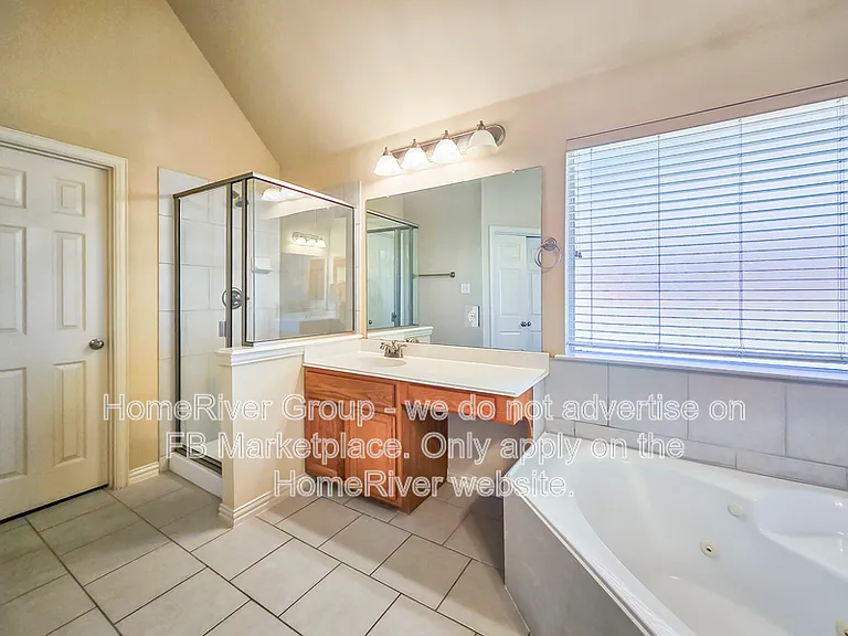 643 E Sandra Ln — Photo 11