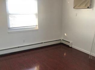 32 Chester Pl, Staten Island, NY 10304