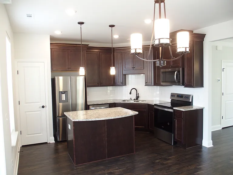 807 Bolton Dr — Photo 10