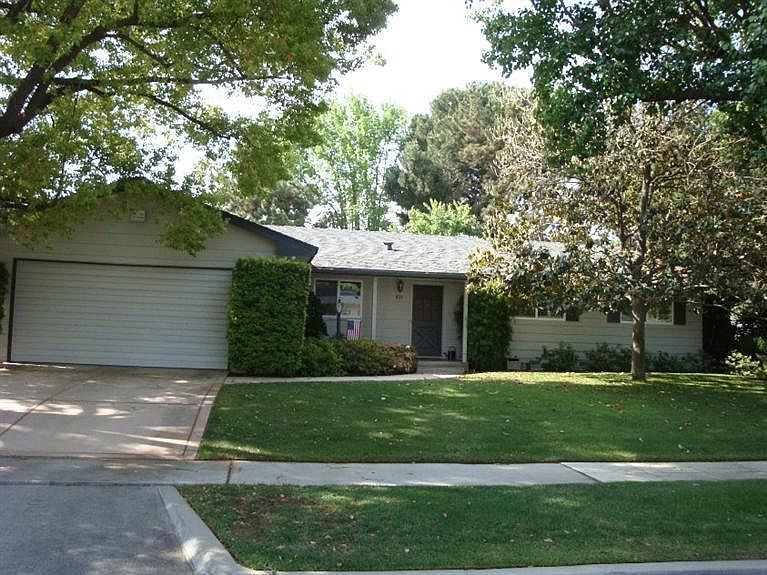 1st image of 839 W Alamos Ave