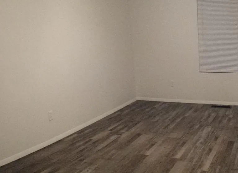 137 Rockyreef Cir — Photo 36