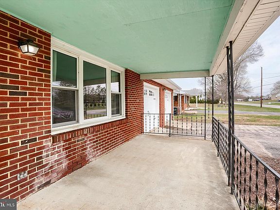 5th image of 1339 Berrysburg Rd