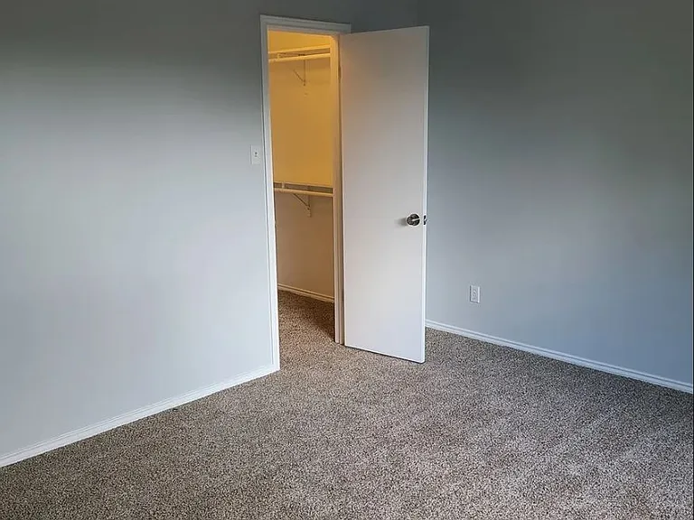 8014 Galaway Bay — Photo 10