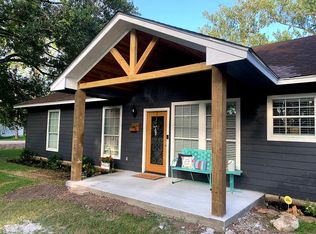 114 7th St, Blessing, TX 77419