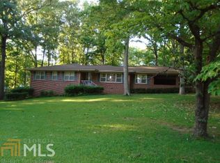 998 Pineridge Dr, Lake City, GA 30260