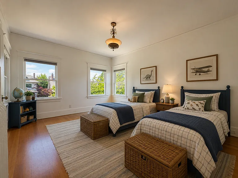 2818 Broadway E — Photo 12