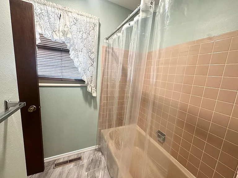 1575 Hiawatha Dr — Photo 13