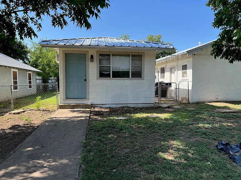 1006 N College St — Photo 4