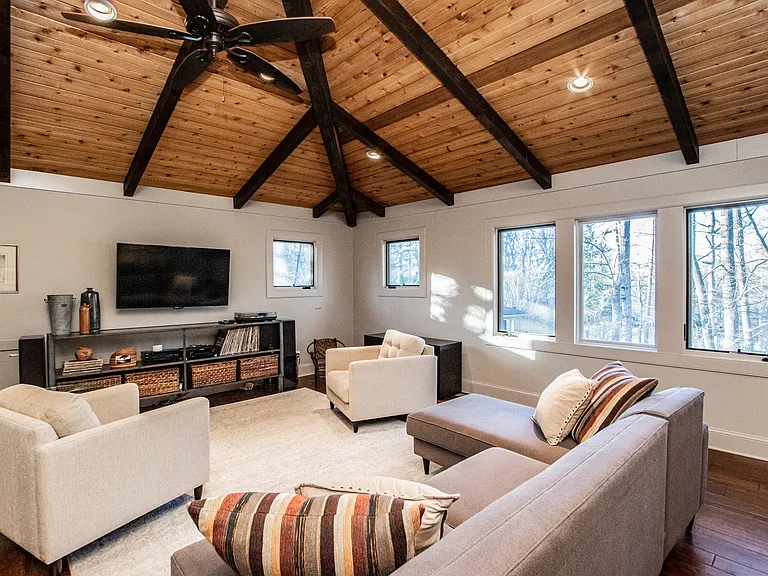3911 Lakeside Dr — Photo 38
