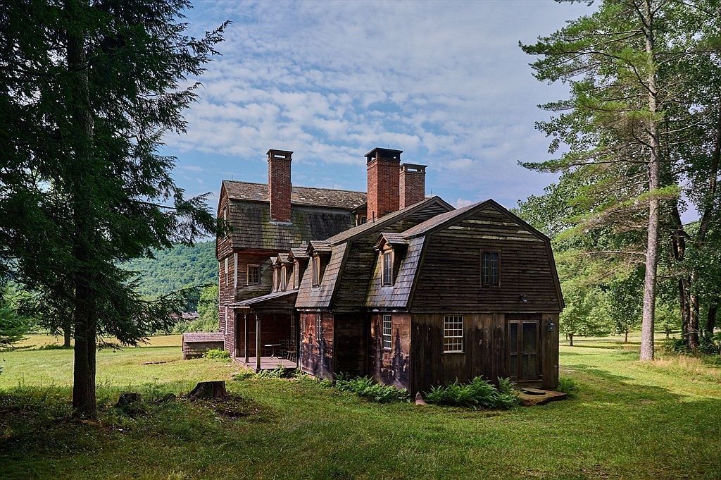 carousel photo #2 (MLS)