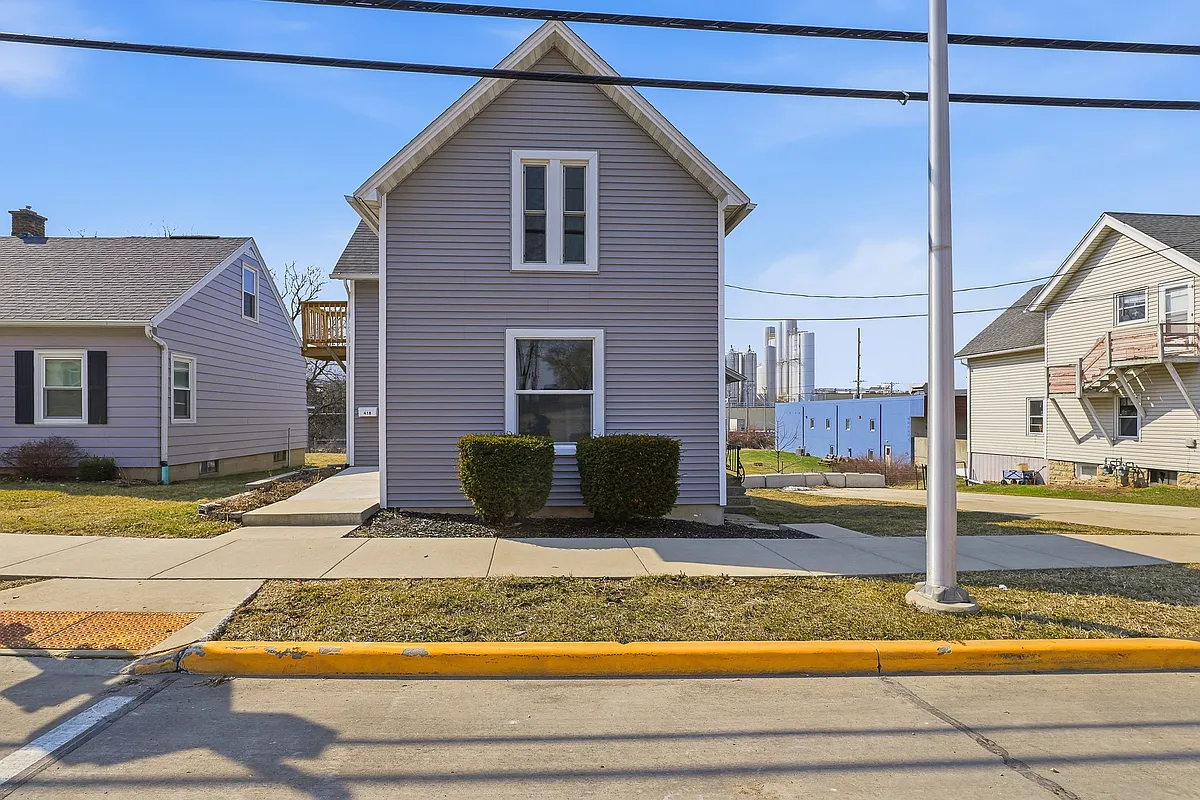 Building Photo - 418 S Spring St #418