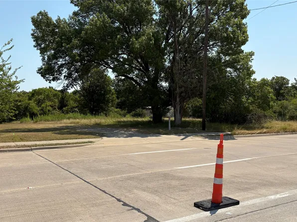 4560 N University Hills Blvd, Lancaster, TX 75134