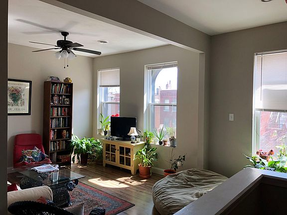 3rd image of 4555 Oakland Ave #A