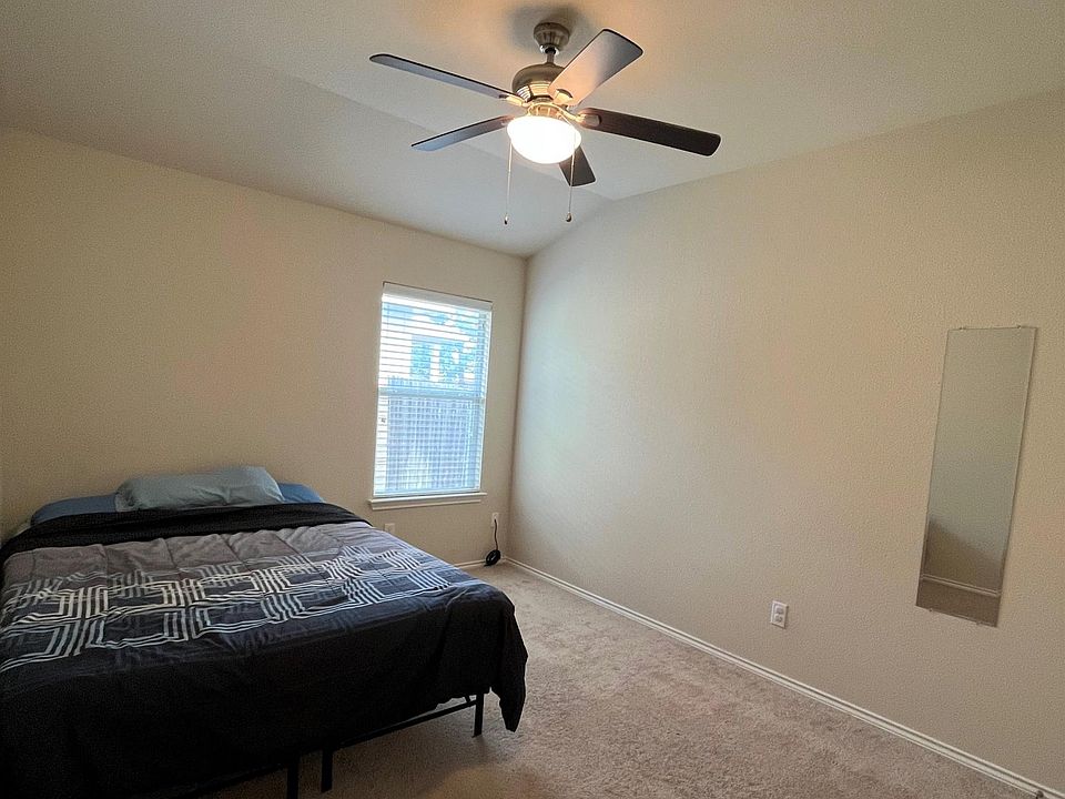 1st image of 208 Quarry Ln