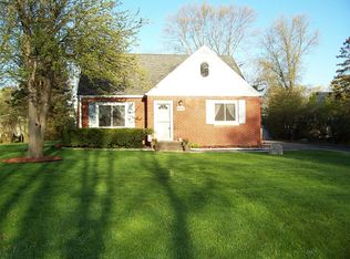 1537 S 168th St, New Berlin, WI 53151