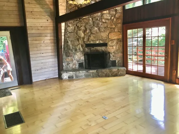1466 Johnathan Dr, Louisville, TN 37777