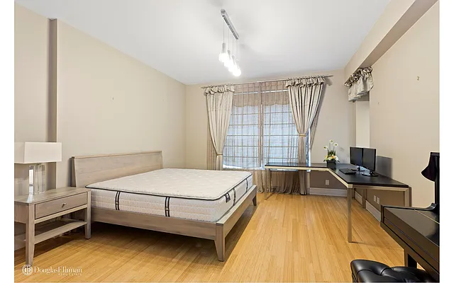 Rented by Douglas Elliman | media 37